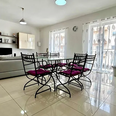 Contemporary 2br Apt With Balcony In St Pauls Bay St. Paul's Bay