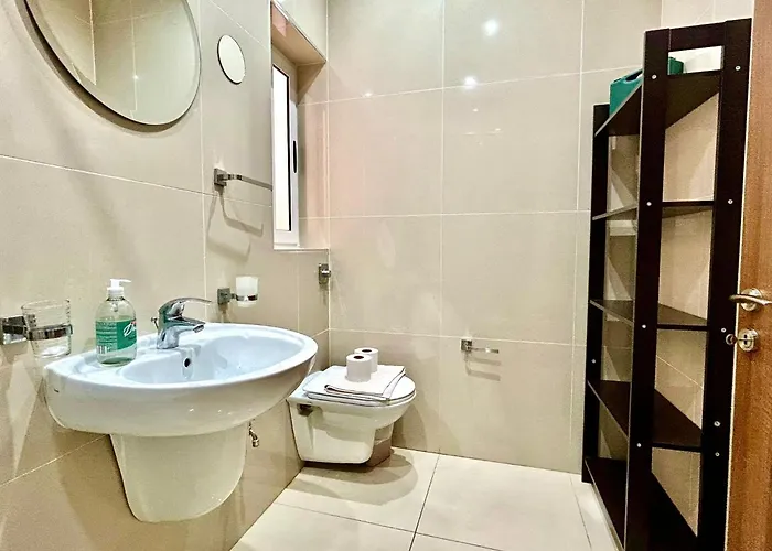 Contemporary 2br Apt With Balcony In St Pauls Bay 公寓 圣保罗湾城