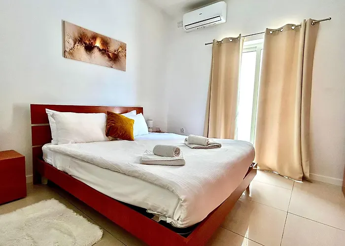 Contemporary 2br Apt With Balcony In St Pauls Bay